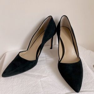 Ann Taylor black suede pointed toe pumps size 8